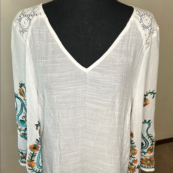 Hope Springs Embroidered White Boho Top Size L - Picture 2 of 8